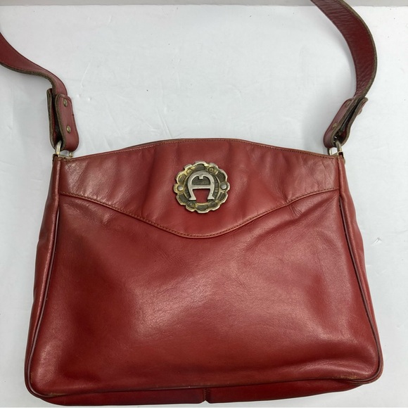 Vintage 70s Etienne Aigner Red Shoulder Bag Hand Made Oxblood Leather 12X9" - Picture 3 of 16